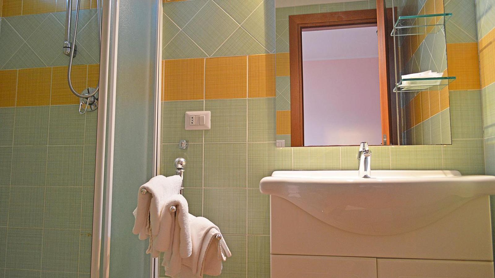 Splash'S Rooms Spadafora Kültér fotó