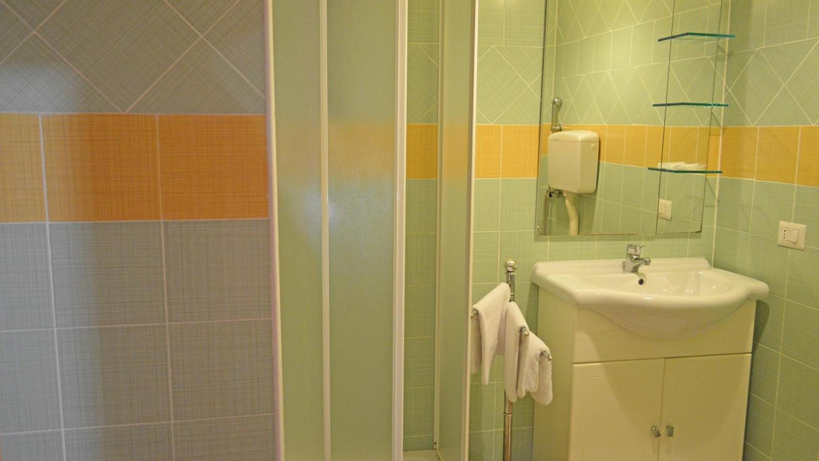 Splash'S Rooms Spadafora Kültér fotó