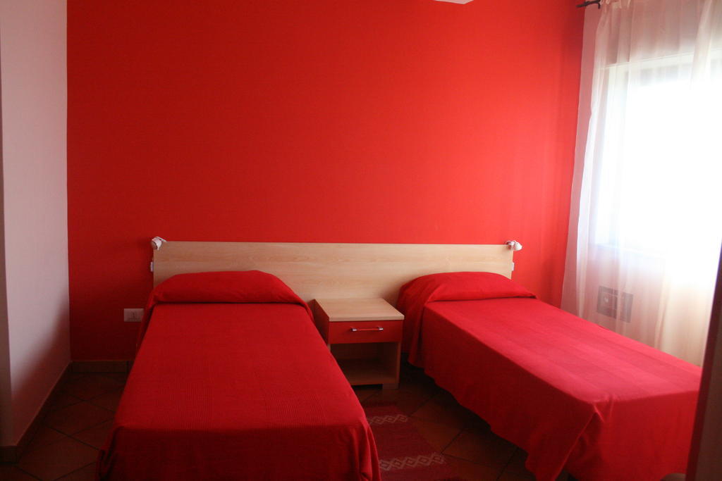 Splash'S Rooms Spadafora Szoba fotó